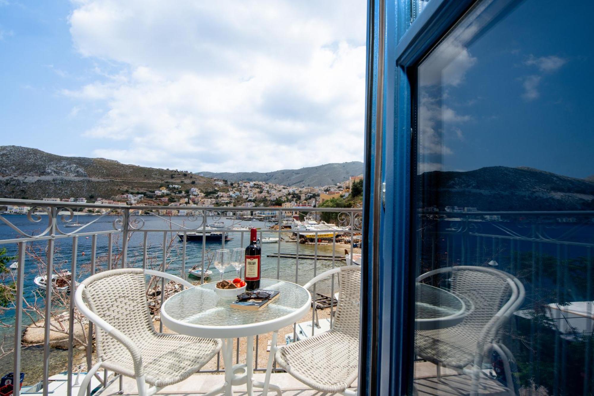 Porto Harani Seaside Apartments Sými Luaran gambar