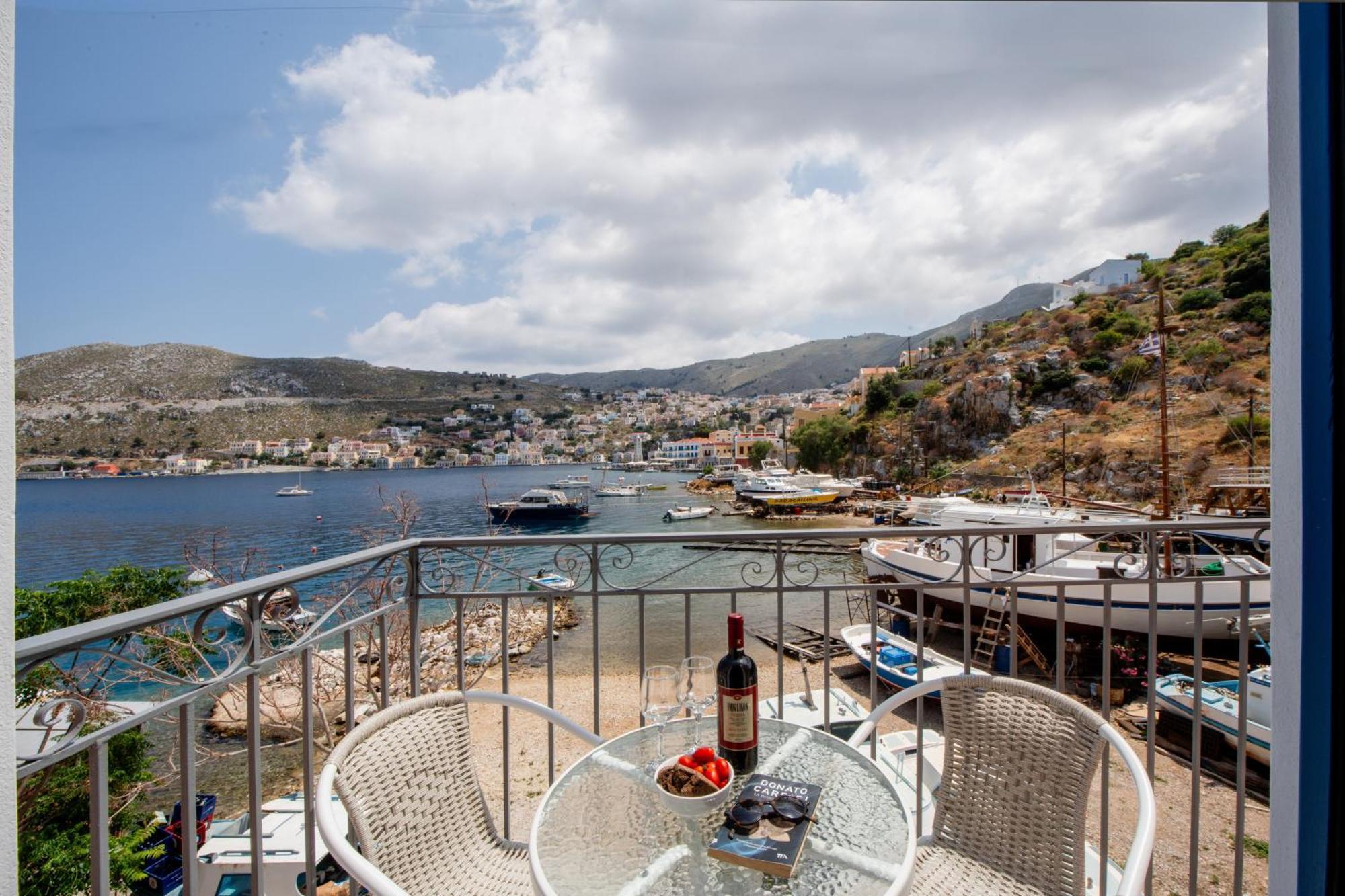 Porto Harani Seaside Apartments Sými Luaran gambar